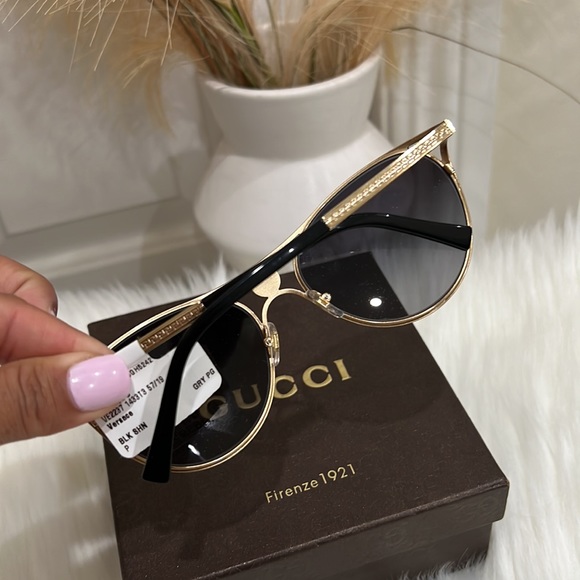 🔥SOLD🔥💛Versace
Women's Polarized Brow Bar Cat Eye Sunglasses - Picture 12 of 15